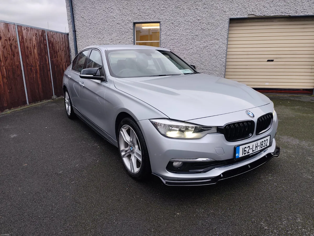 BMW 320d luxury M performance auto tiny km - Image 3