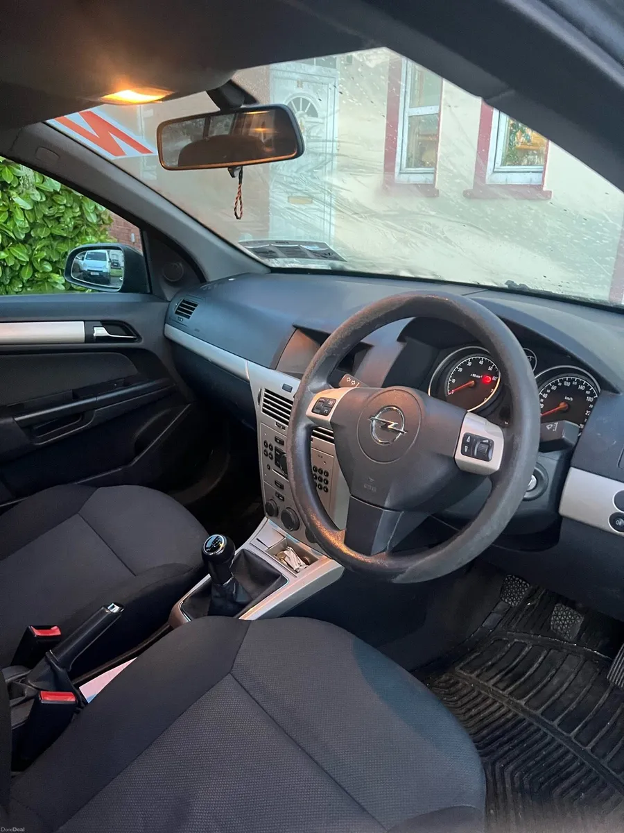 07 Opel Astra 1.4L Petrol - Image 2