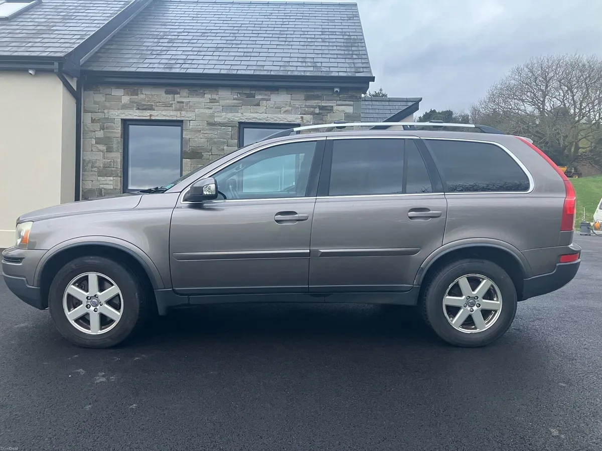 Volvo XC90 AWD - Image 2