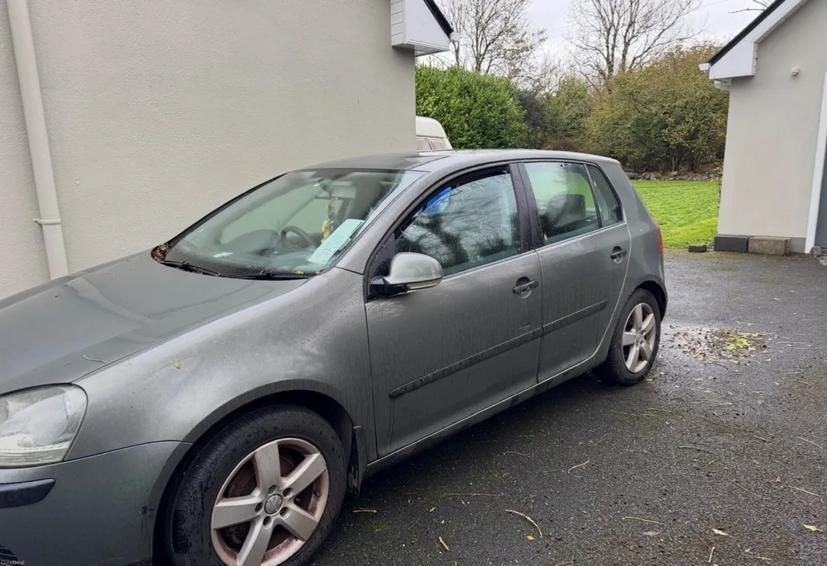 *FOR PARTS* Volkswagen Golf 2004 - Image 1