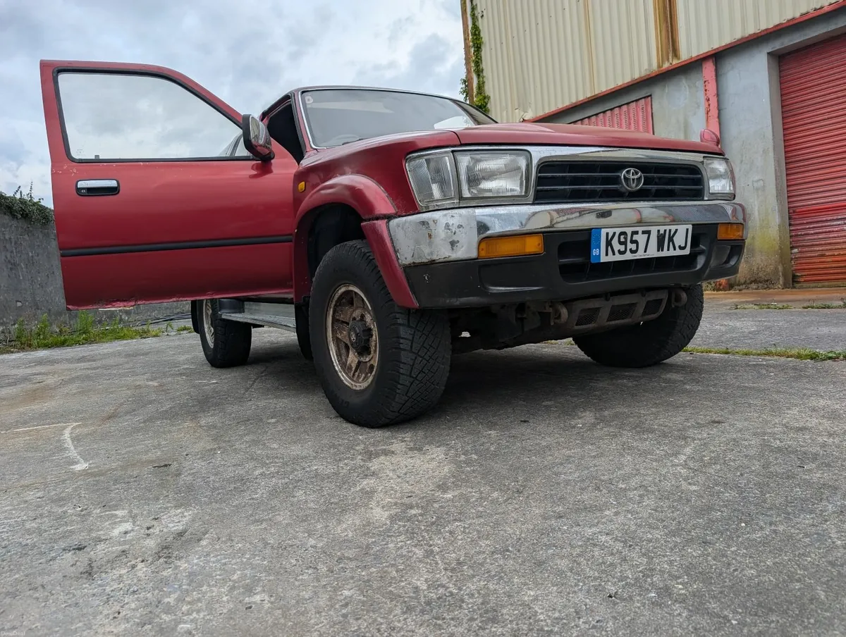 Toyota Hilux surf 1993 - Image 4