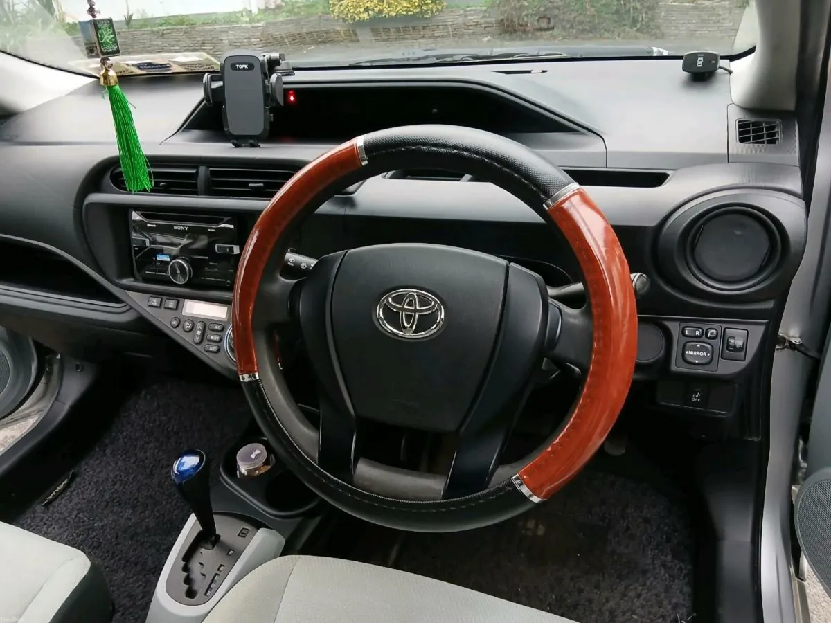 Toyata Aqua 2012 - Image 4