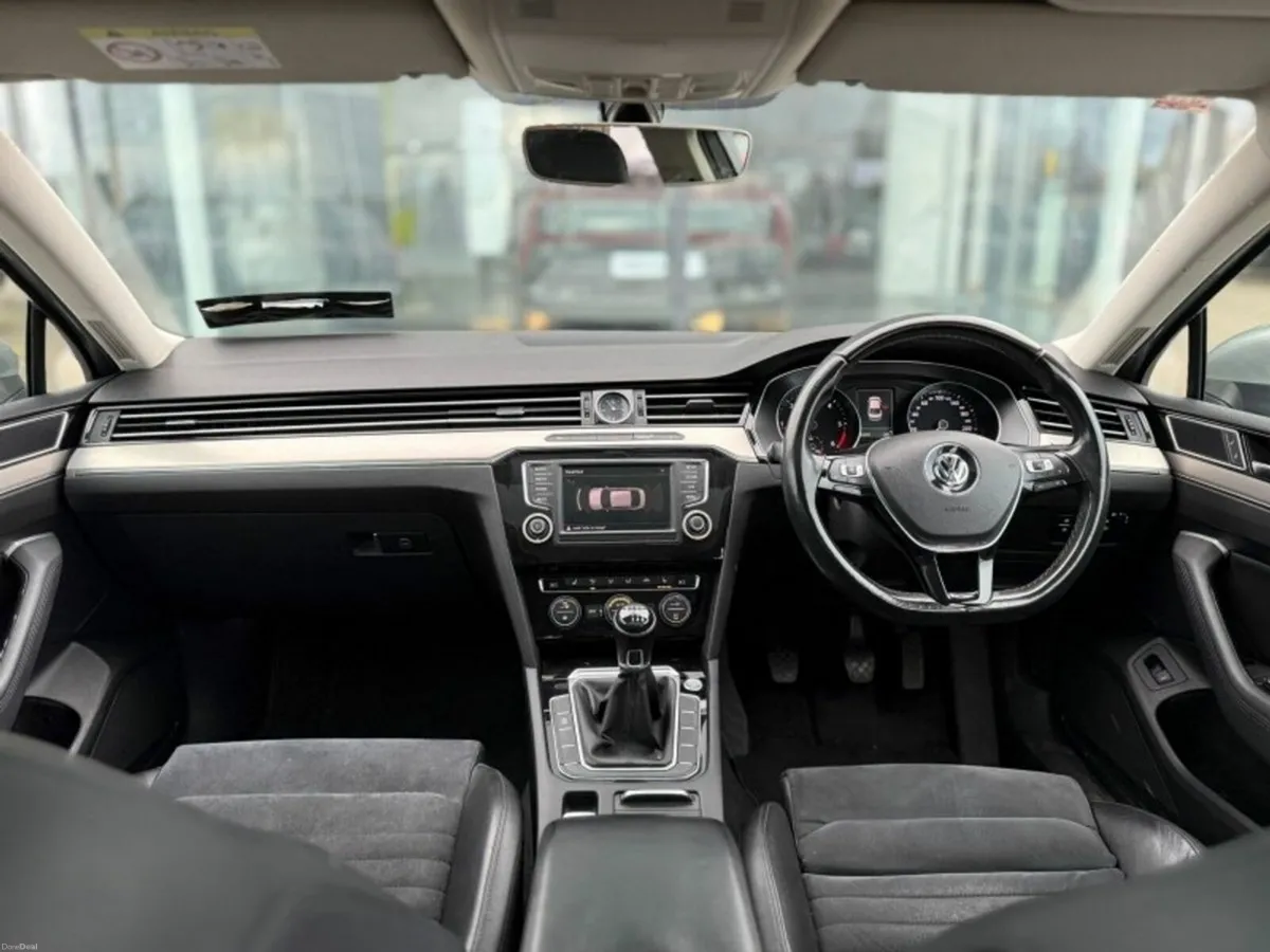 Volkswagen Passat 1.6 TDI 120HP Highline - Image 3