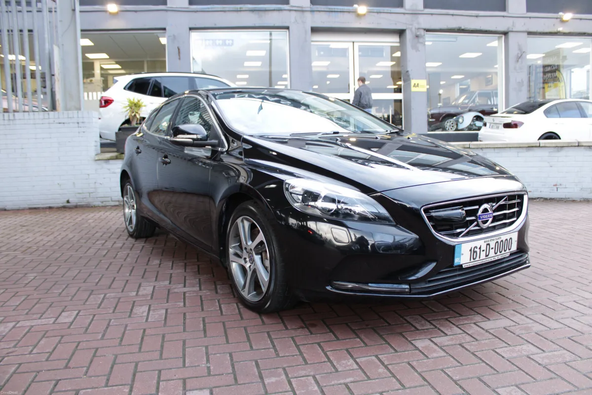 2.0D4 DYNAMIQUE EDITION 5DR HATCHBACK AUTOMATIC // - Image 1