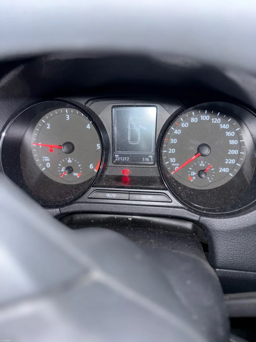 Volkswagen Polo 2015 - Image 4