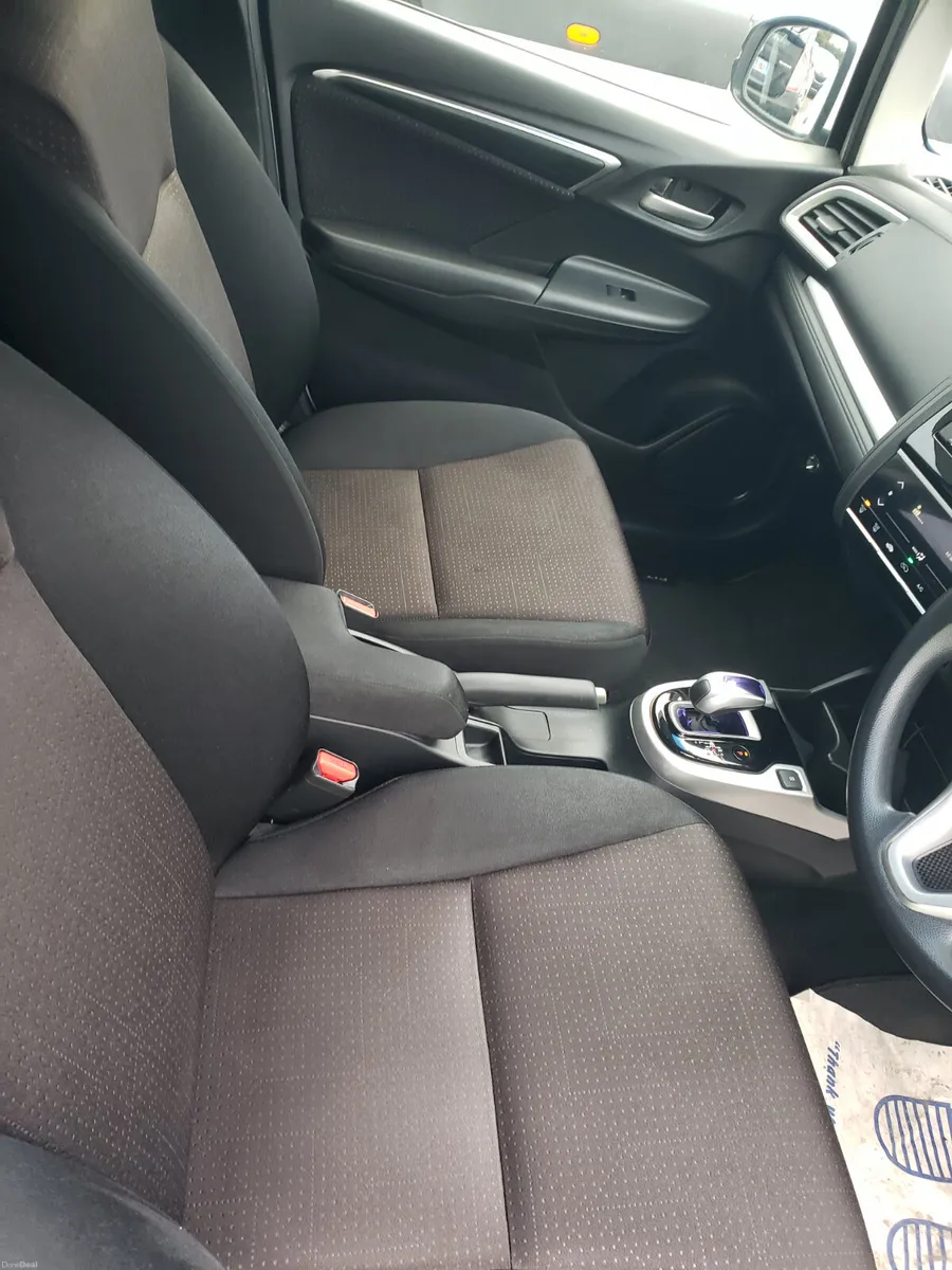 Honda Fit 2015 - Image 3