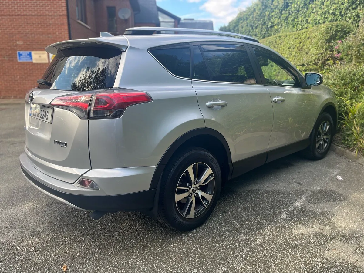 Low km 2017 Toyota RAV4 Luna 2.0d - Image 4