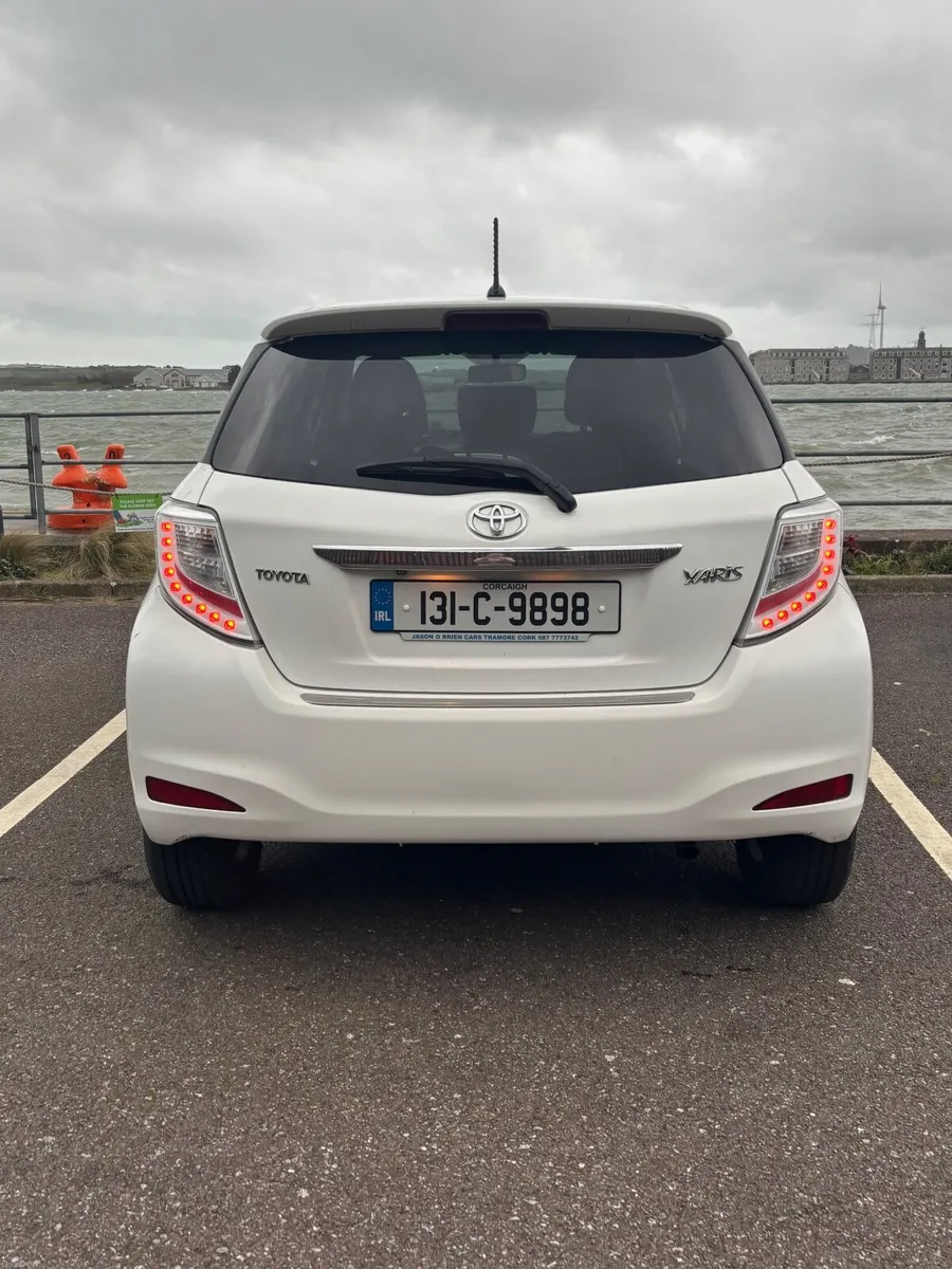Toyota Yaris 2013 - Image 4