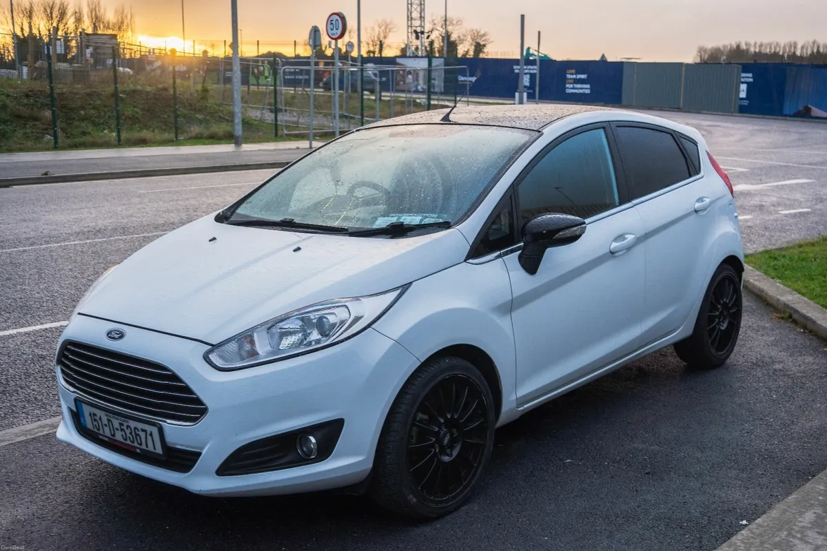 Ford Fiesta 2015 - Image 1