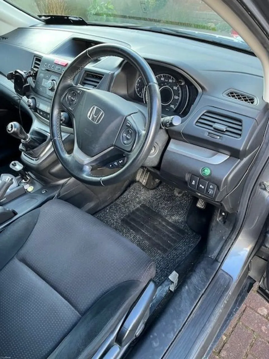 Honda CR-V 2015 - Image 2