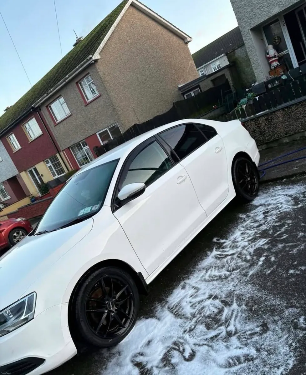 2013 VW Jetta 1.6 TDI (tax & nct) - Image 3