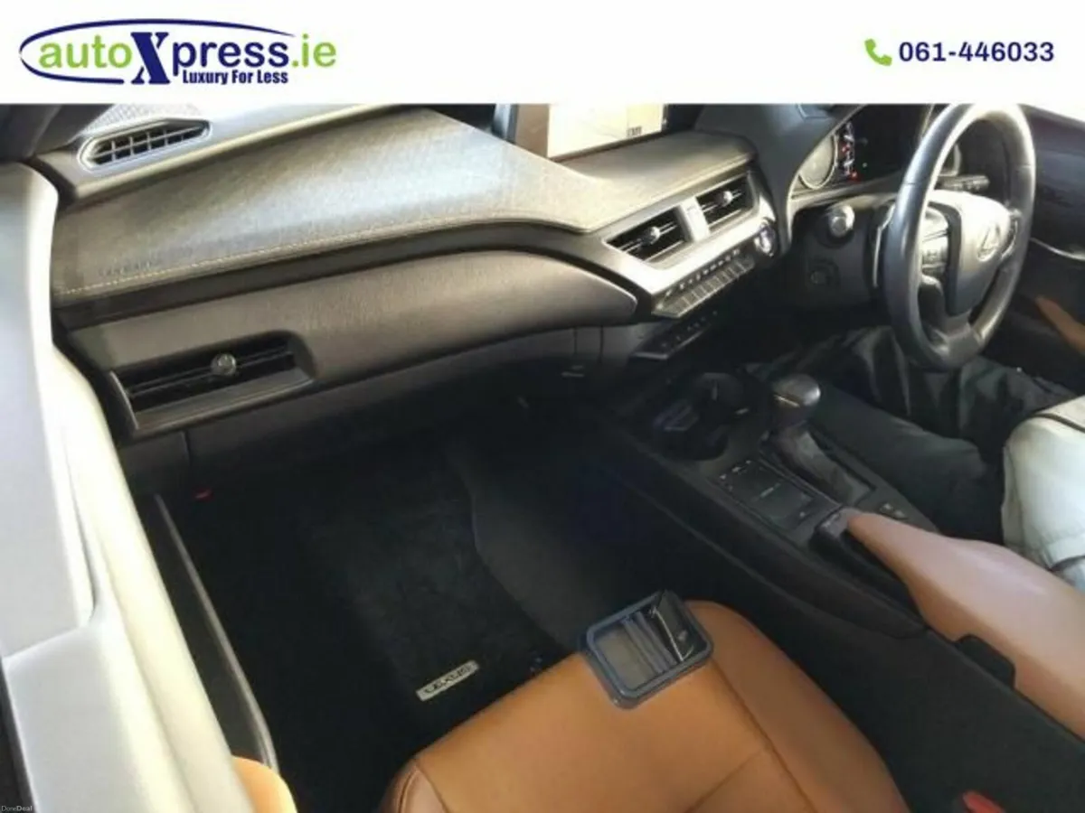 Lexus UX 2.0 Hybrid VERSION C Leather Pack - Image 2