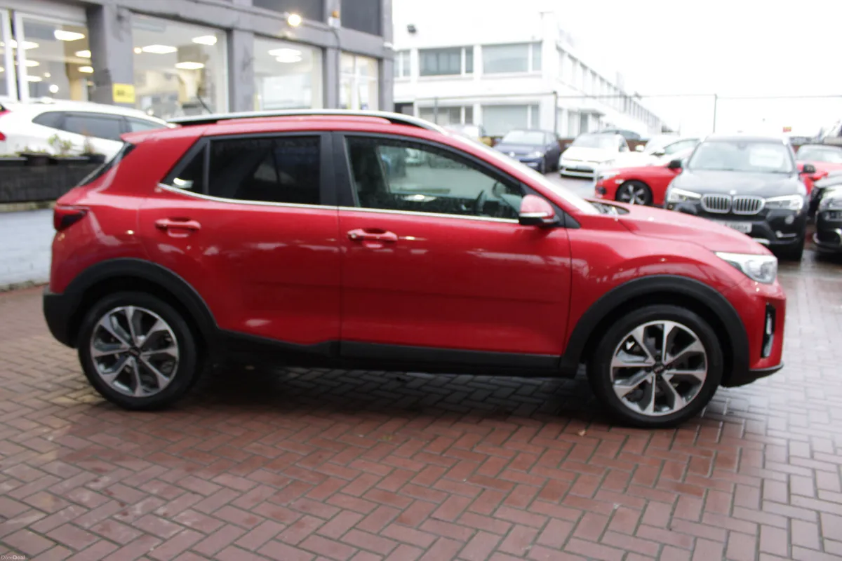 K4 5DR HATCHBACK  // FULL BLACK LEATHER // STUNNIN - Image 3