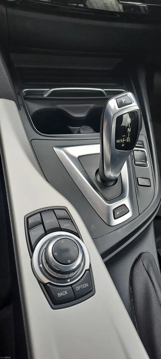 BMW 3-Series 2017 PLUGIN HYBRID - Image 2