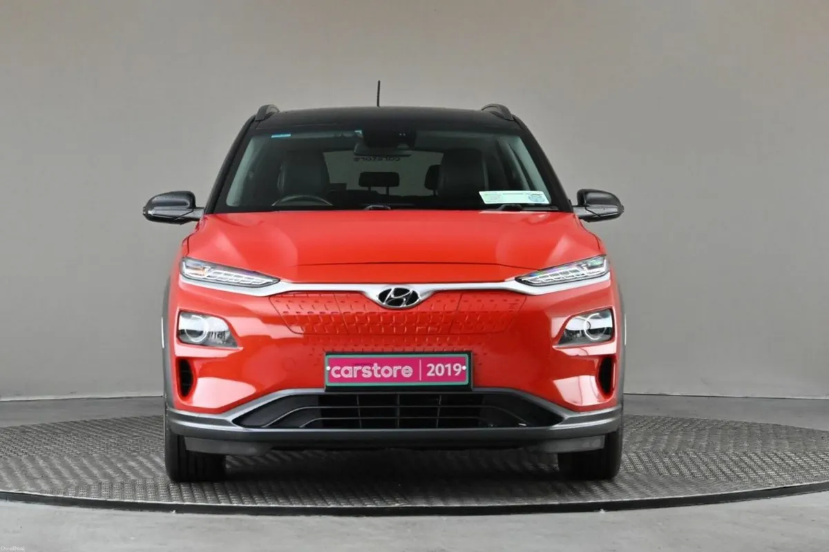 Hyundai KONA KAUAI ELECTRIC 64 KWH **BI-TONE ROOF* - Image 2