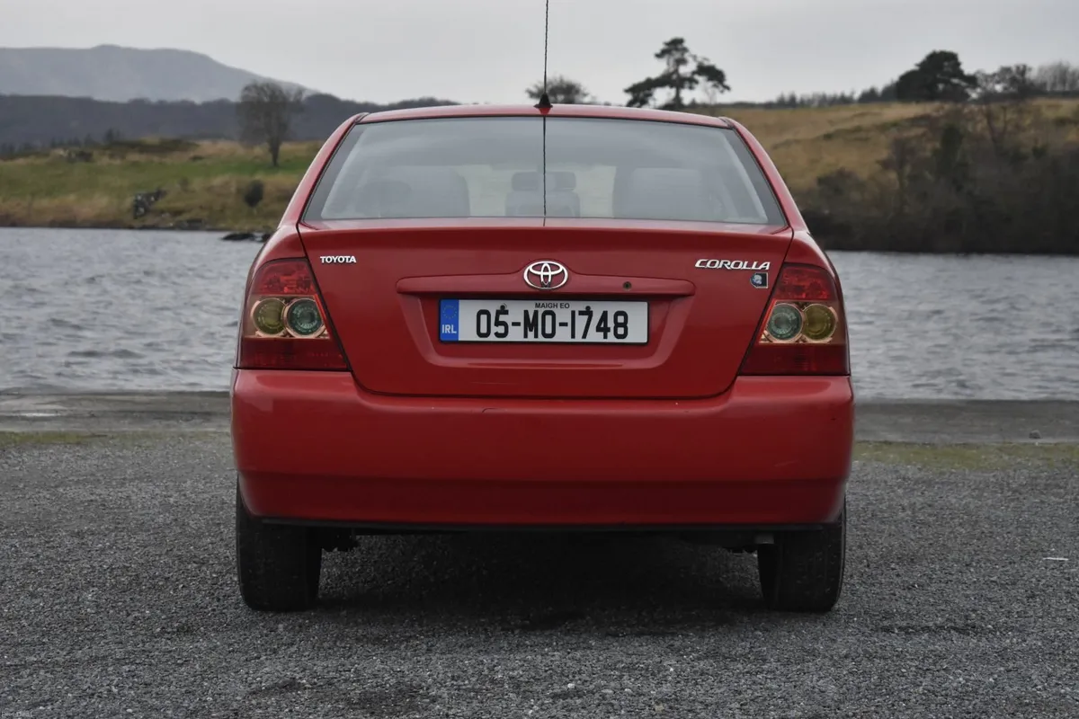 Toyota Corolla 2005 - Image 2