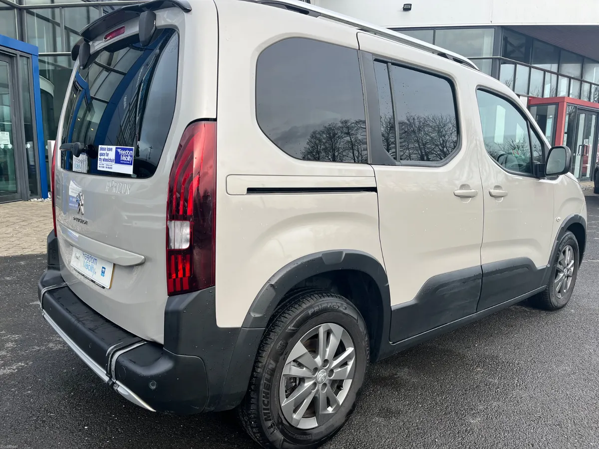 Peugeot Rifter 2022 wheelchair Access - Image 6