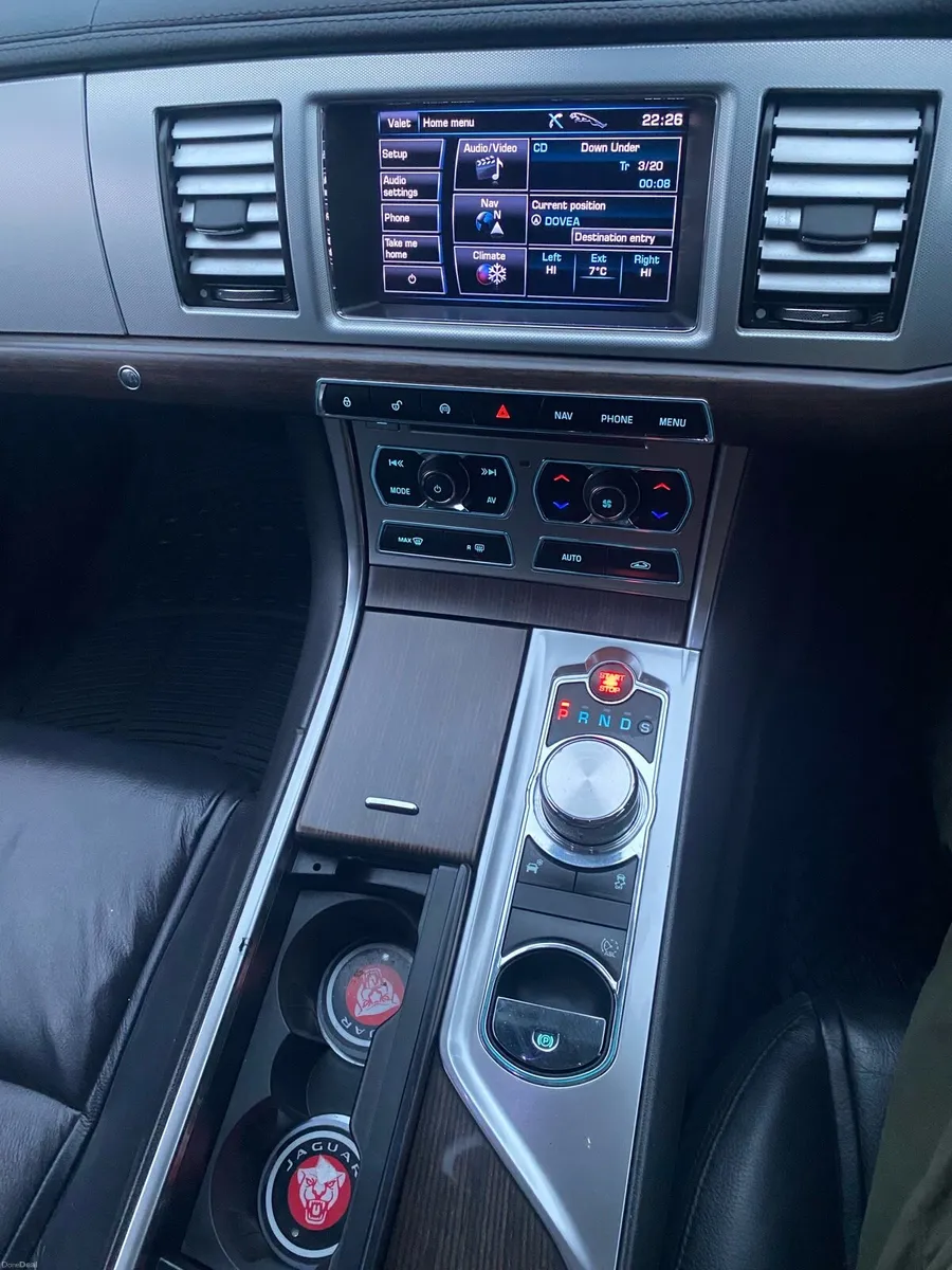 JAGUAR XF 2.2 PORTFOLIO AS NEW 125 k MILES - Image 3