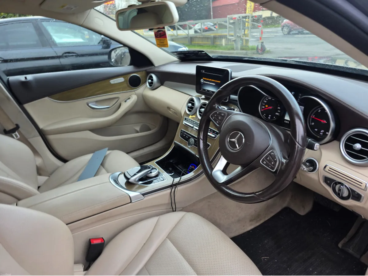 Mercedes-Benz C-Class 200 D EXCLUSIVE 4DR A AUTO - Image 2