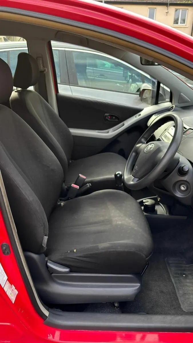 Toyota Yaris 2006 - Image 3