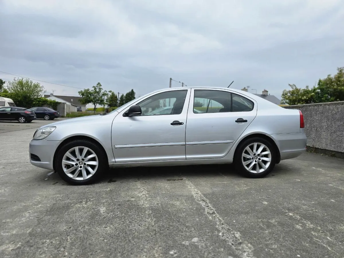 Skoda Octavia 2011 - Image 1