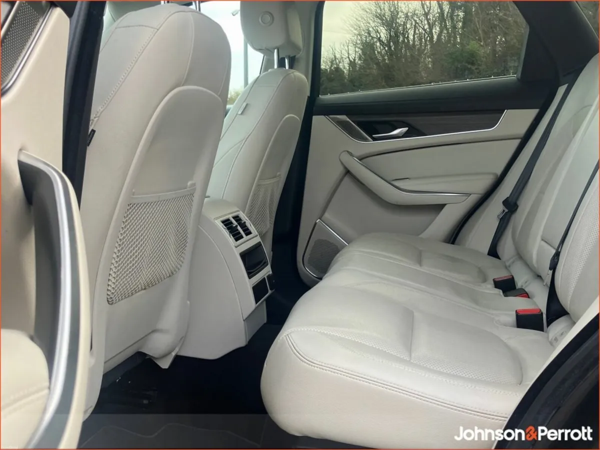 Jaguar F-Pace 2.0 I4 PHEV 404 PS AWD Auto S - Image 5