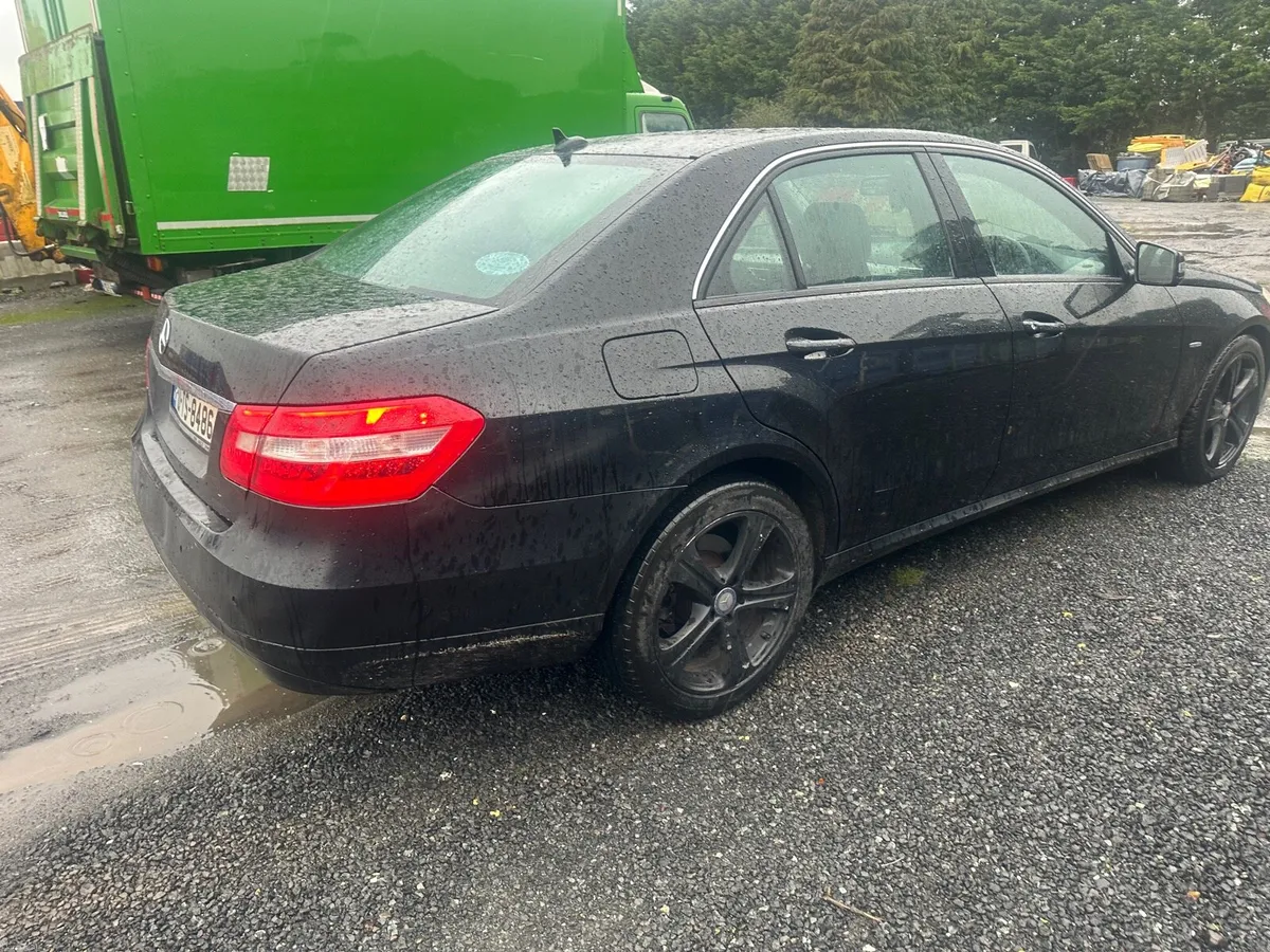 Mercedes Benz E class - Image 4