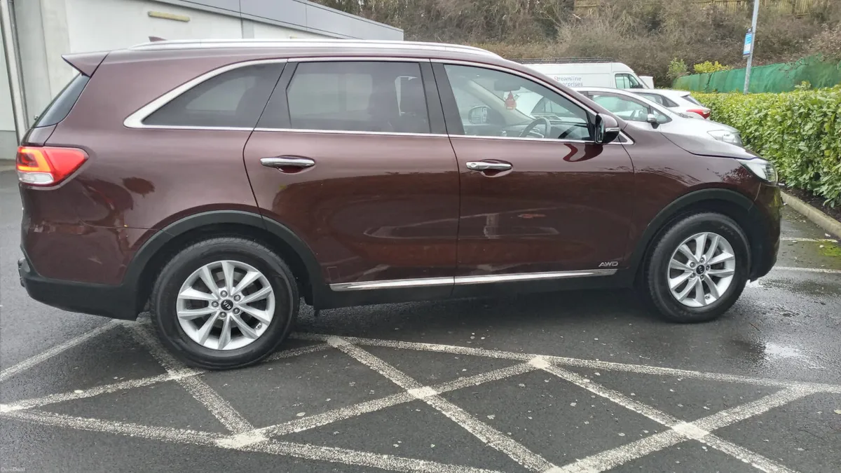KIA SORENTO / 2017 / 2.2 DIESEL / 7 SEATER /MANUAL - Image 4