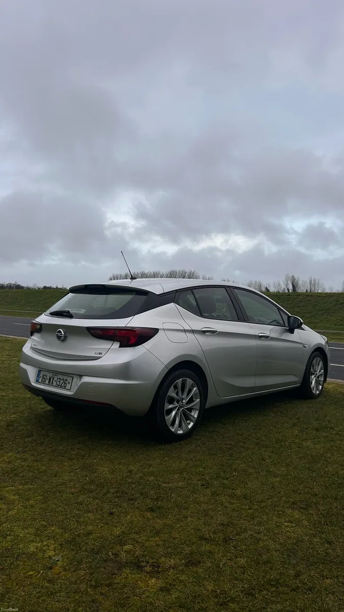 2016 Opel Astra 1.6 CDTi Diesel – Manual - Image 3