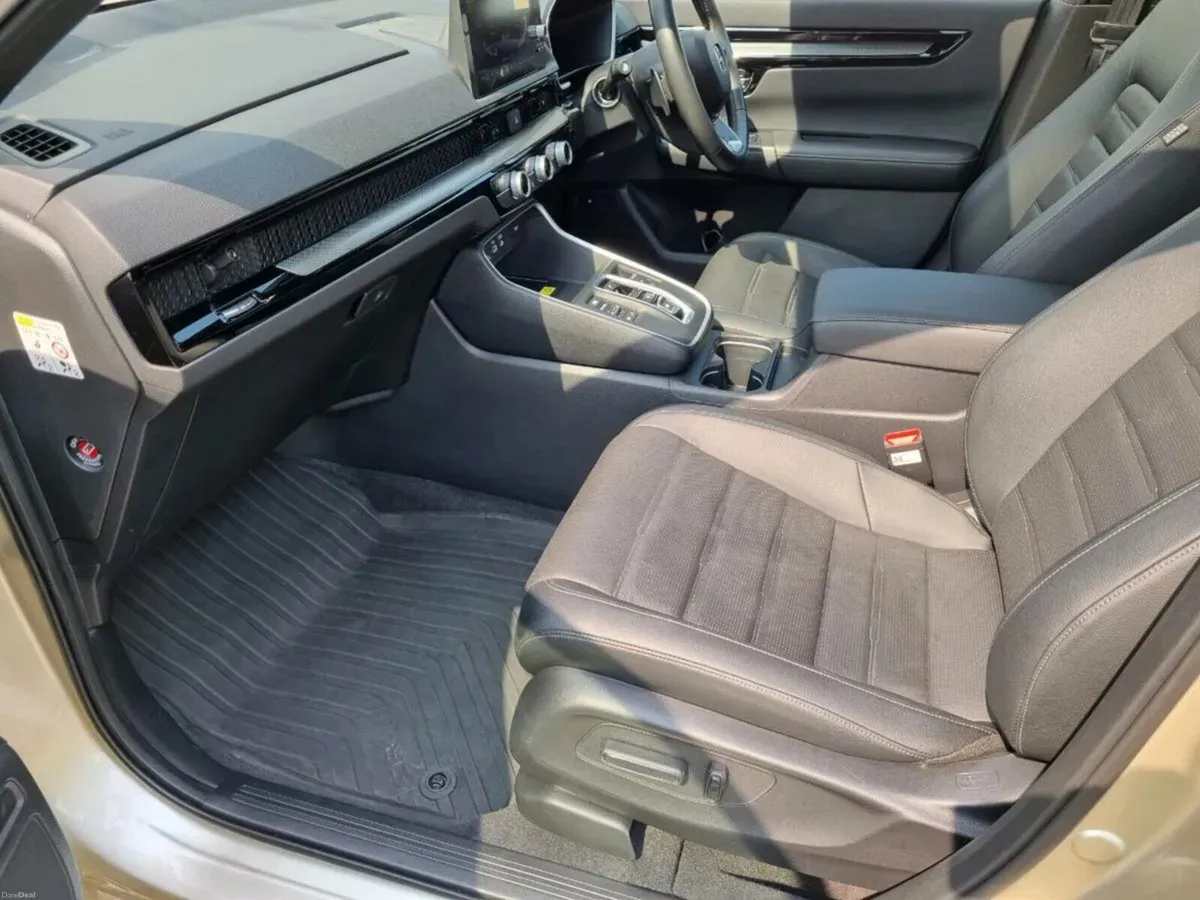 242 Honda CRV PHEV 26,000km - Image 3