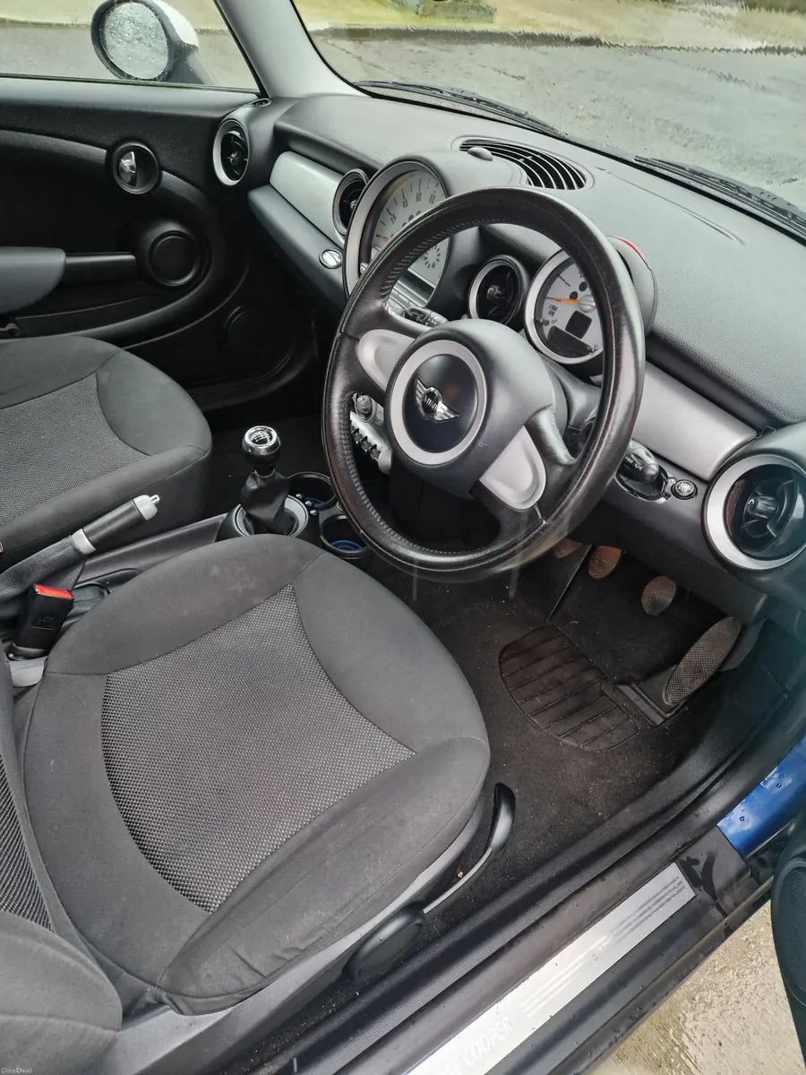 Mini Cooper 2009 - Image 2