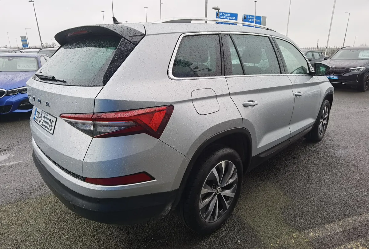 SKODA KODIAQ 2.0TDI AMBITION DSG AUTO **7 SEATER** - Image 5