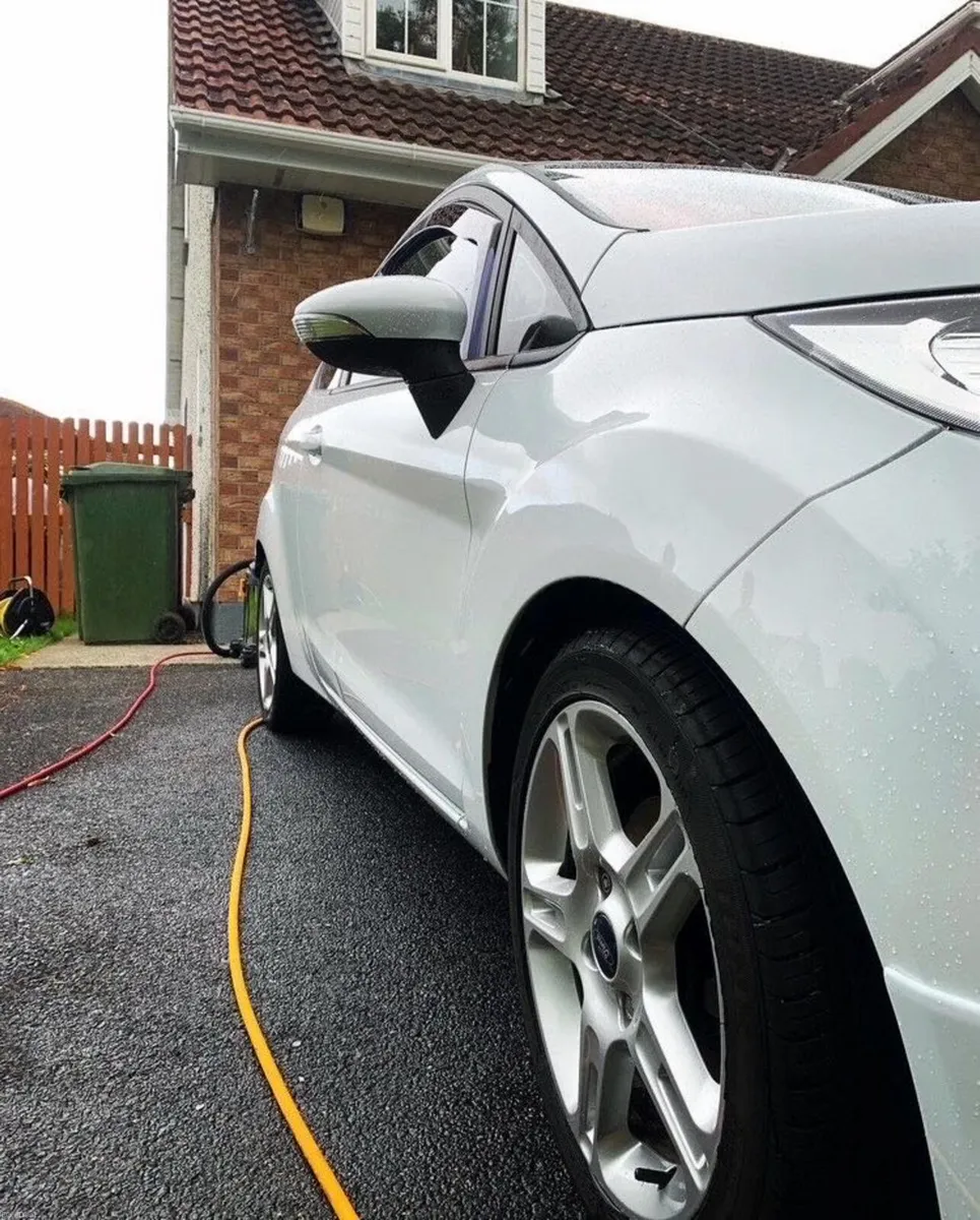 Ford Fiesta Zetec S - Image 2