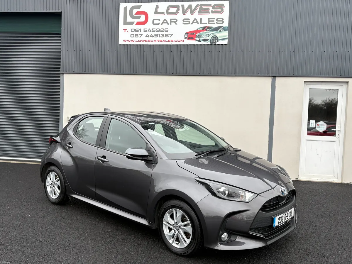 232 Toyota Yaris 1.5 Hybrid Luna - Image 1