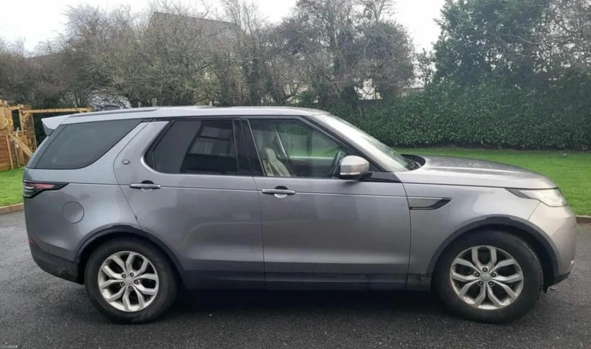 Land Rover Discovery 2020 - Image 1