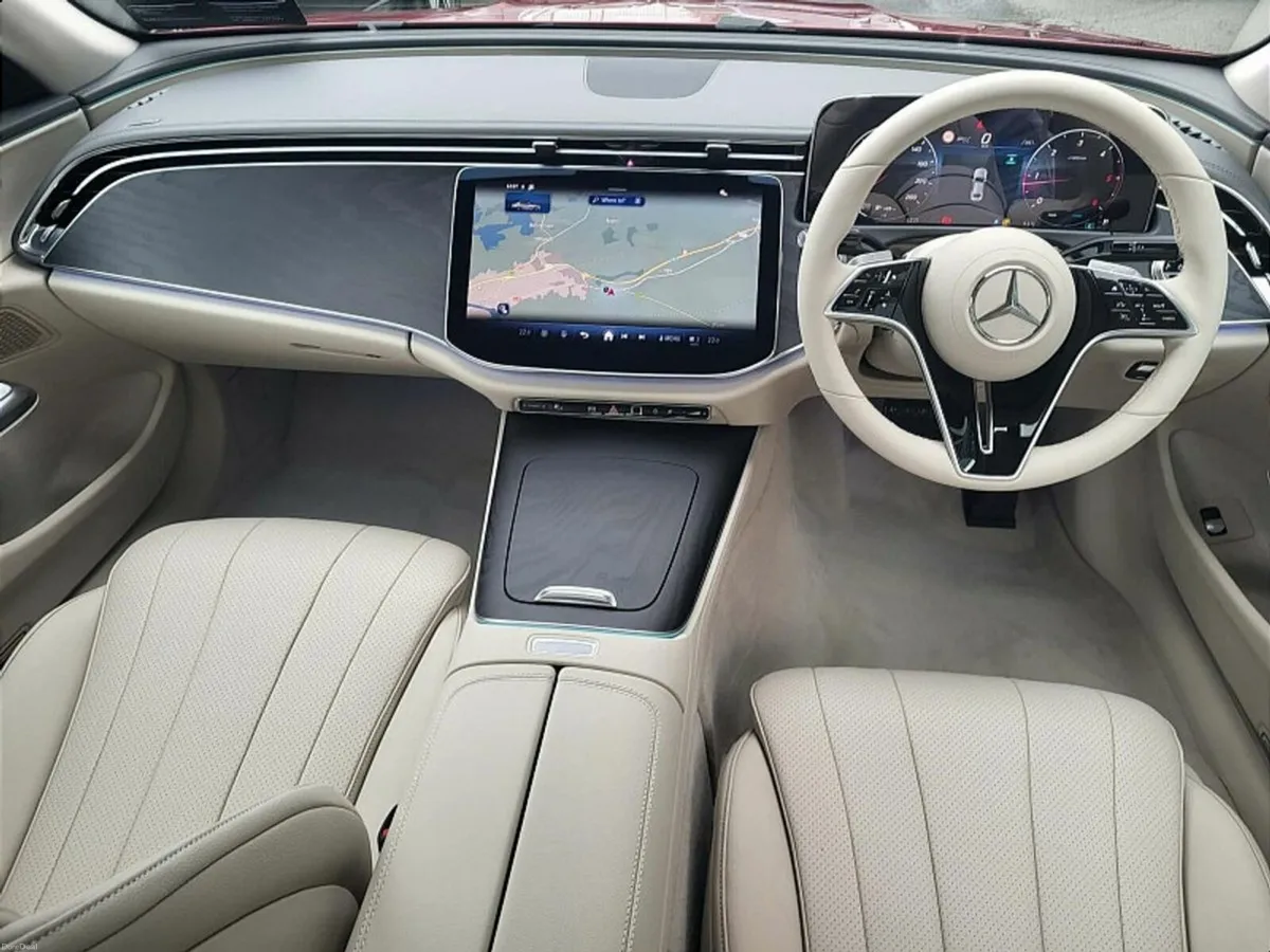 Mercedes-Benz E-Class E220d EXCLUSIVE AUTO - Image 4