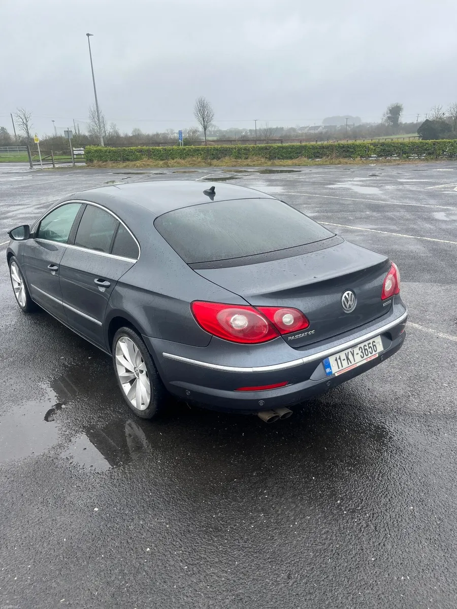 Volkswagen Passat 2011 - Image 4