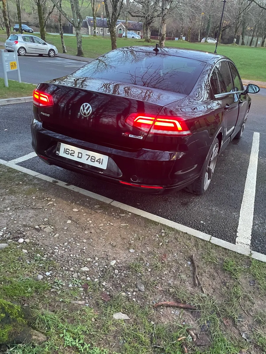 Volkswagen Passat 2016 - Image 2