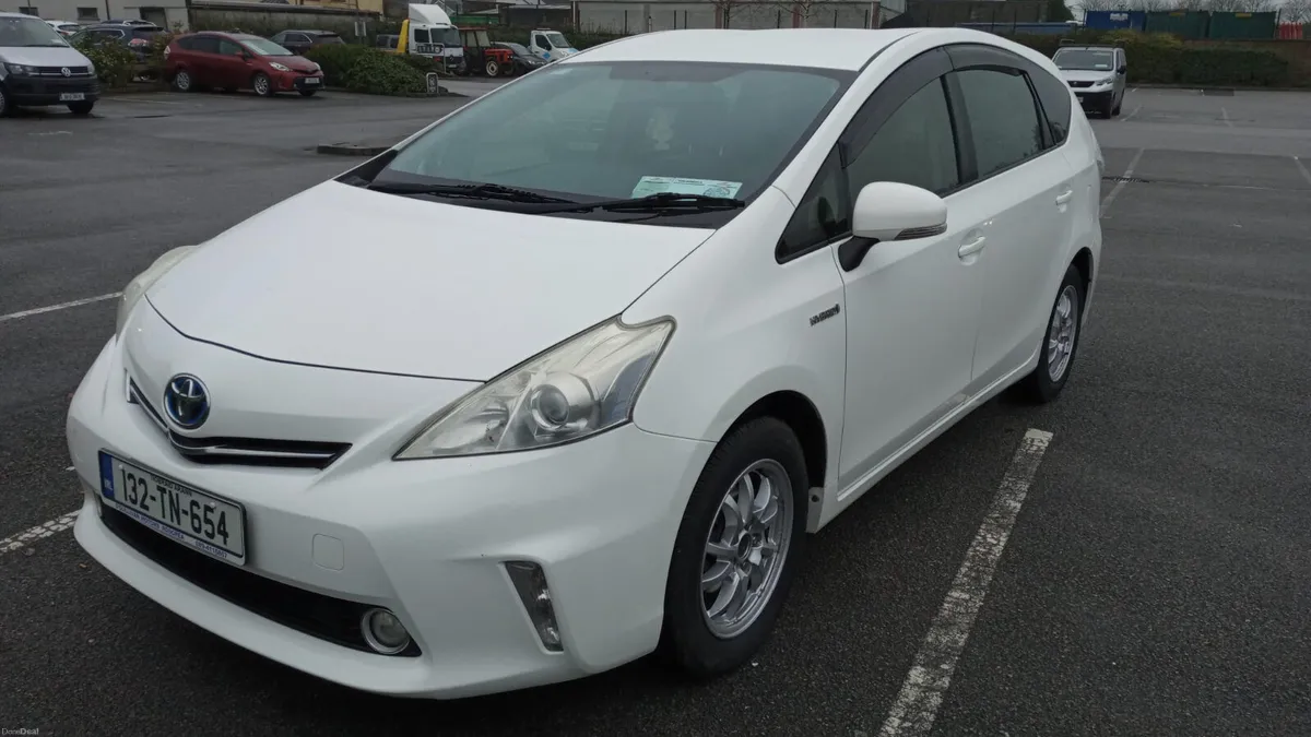 TOYOTA PRIUS 2013 / 1.8 PETROL HYBRID / AUTOMATIC - Image 1