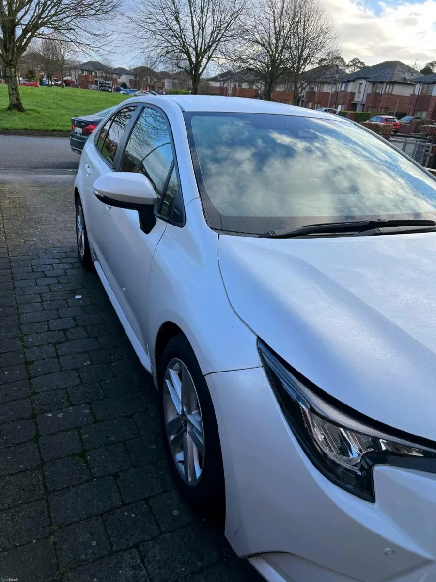 Toyota Corolla Saloon Hybrid Automatic - Image 3