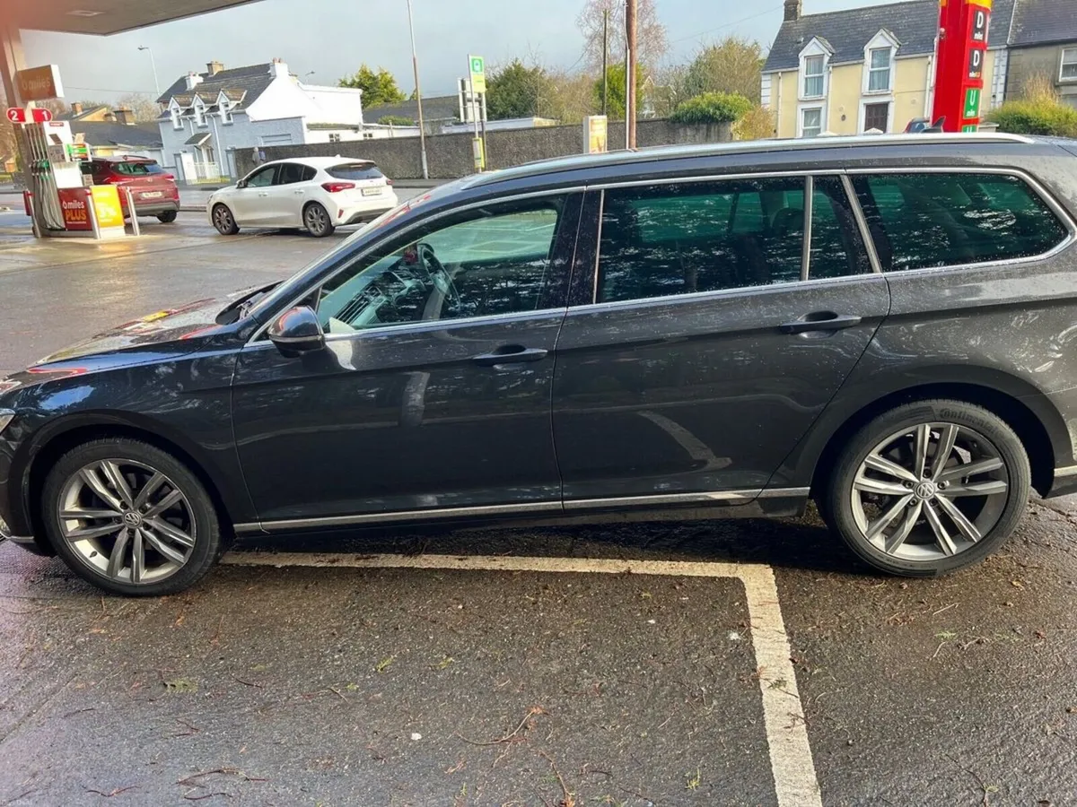 Volkswagen Passat 2018 - Image 3
