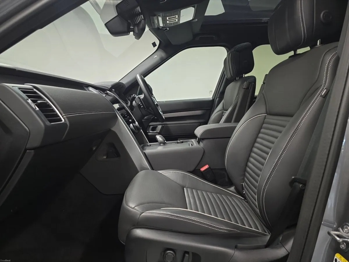 Land Rover Discovery Diesel Sw Dynamic HSE - Image 3