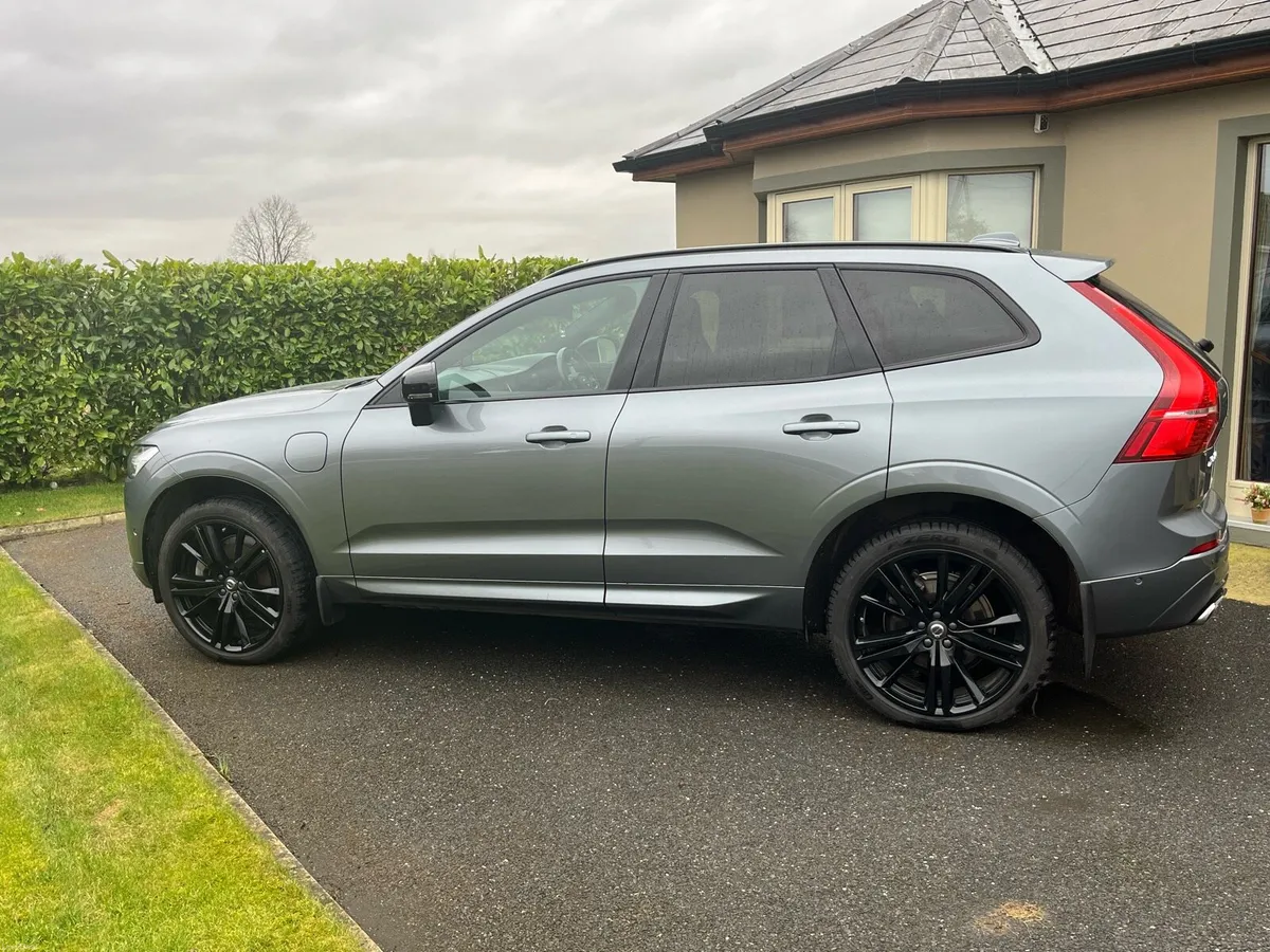 Volvo XC60 T8 - Image 1