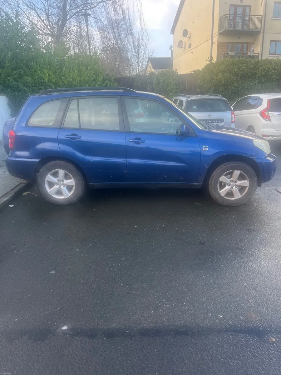Toyota RAV4 2005 - Image 2