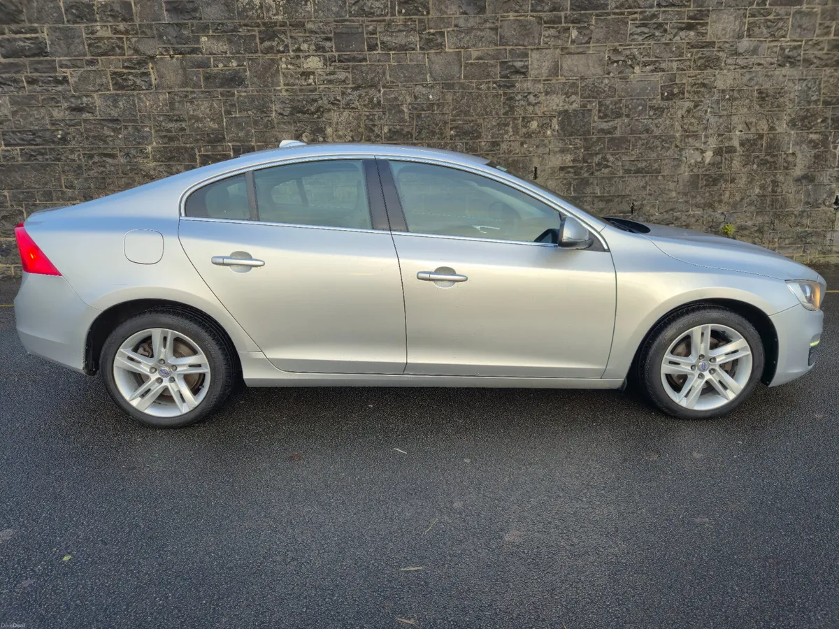2015Volvo S60 Automatic Full Service history! - Image 2