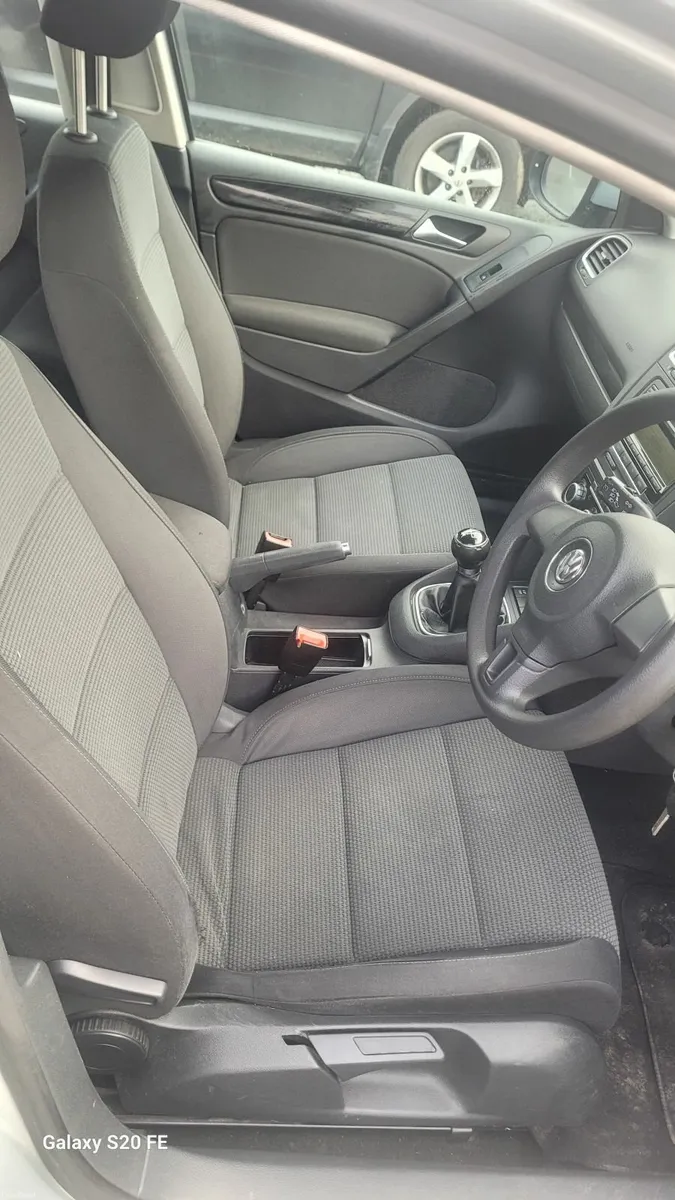 Volkswagen Golf 2010 - Image 4