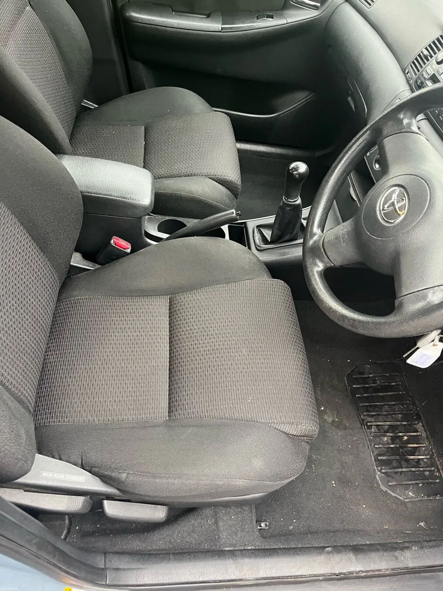 Toyota Corolla - Image 4