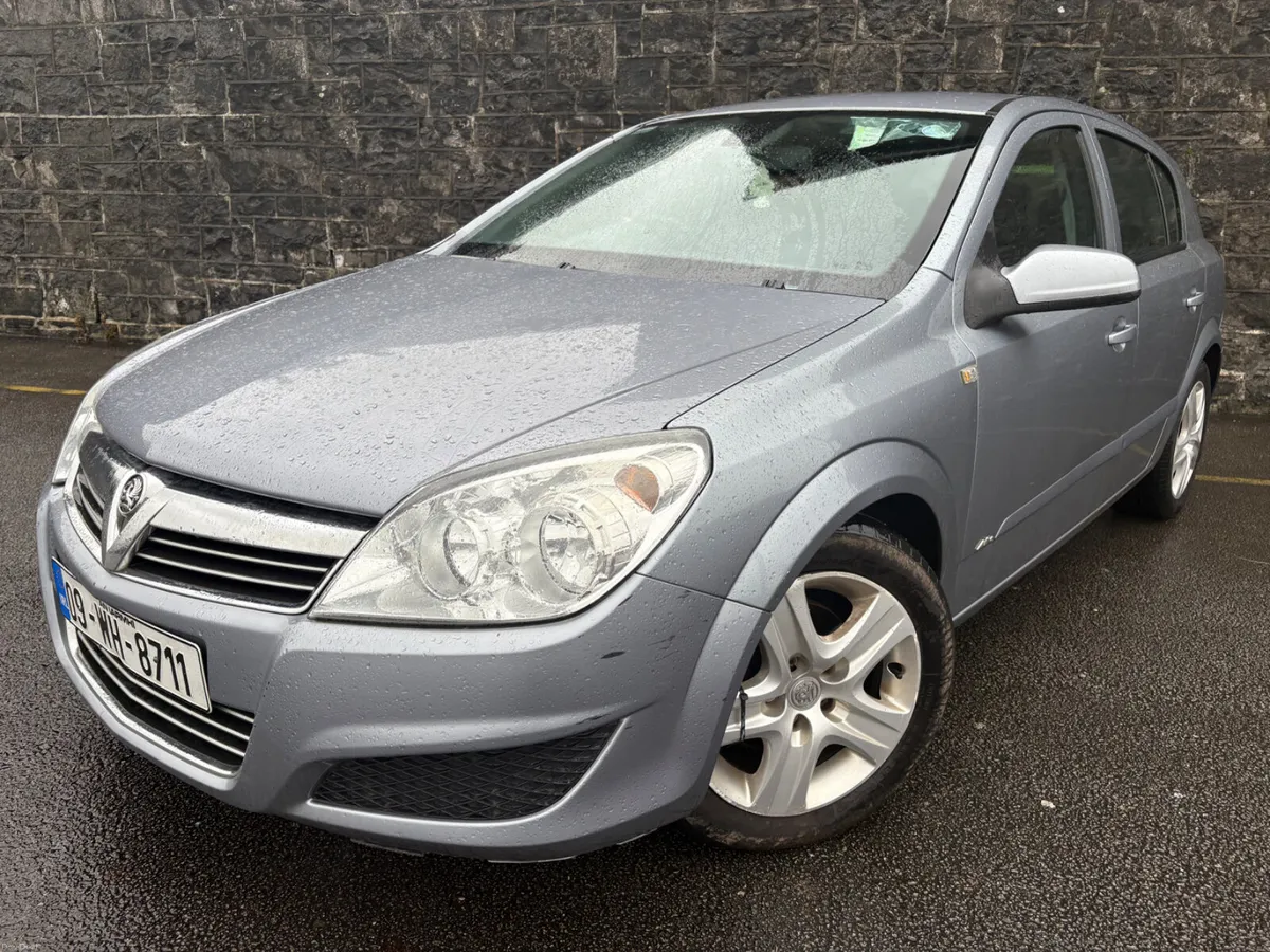 09 Vauxhall Astra NCTd and Tax!! Bargain! - Image 3