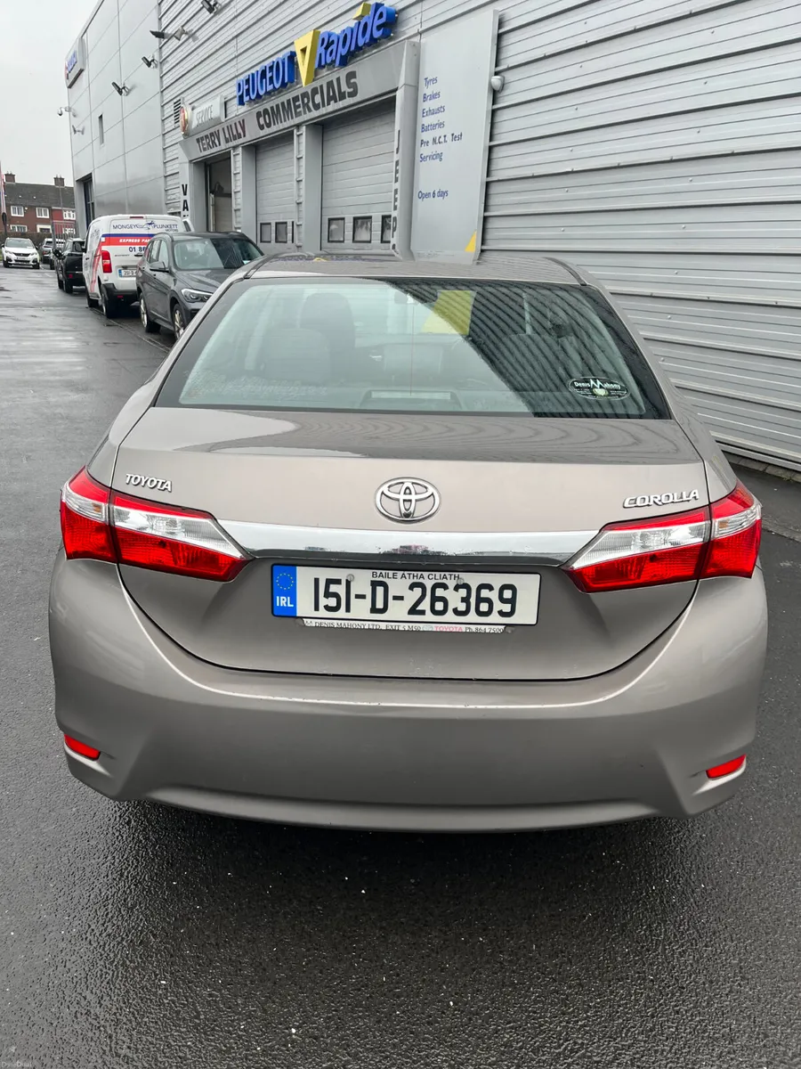 Toyota Corolla  Aura Dsl 2015 - Image 2