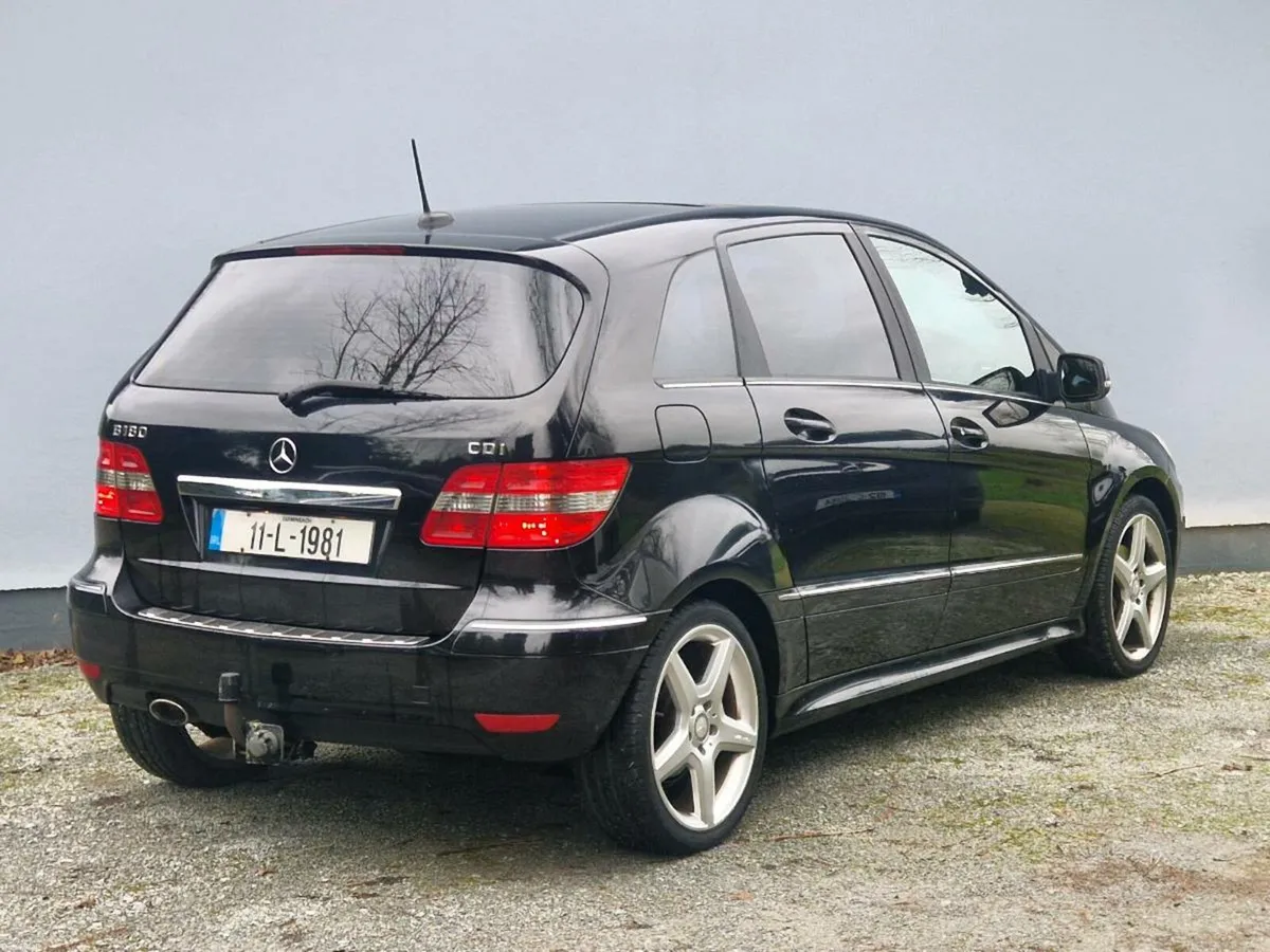 MERCEDES B180 AUTOMATIC LOW MILEAGE - Image 4